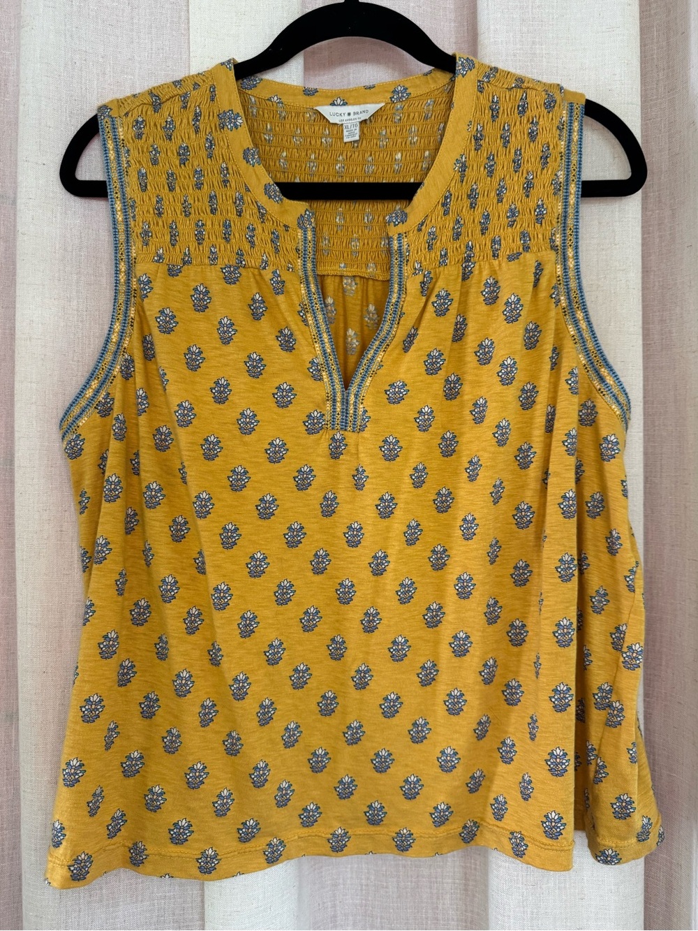 Lucky Brand Smocked Sleeveless Top in Mustard Yellow & Blue Floral Print (XL)